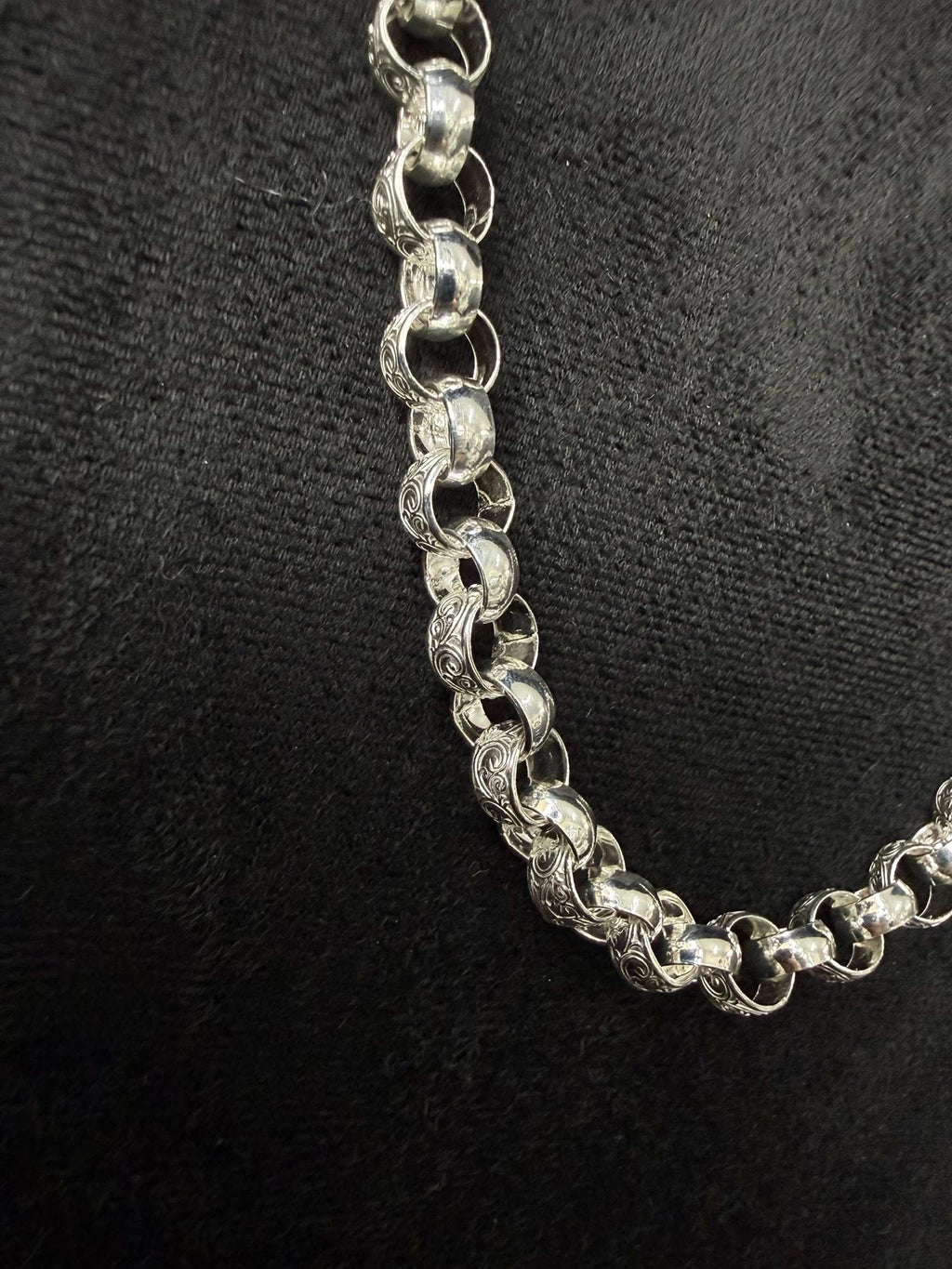 Half-Pattern Belcher Chain