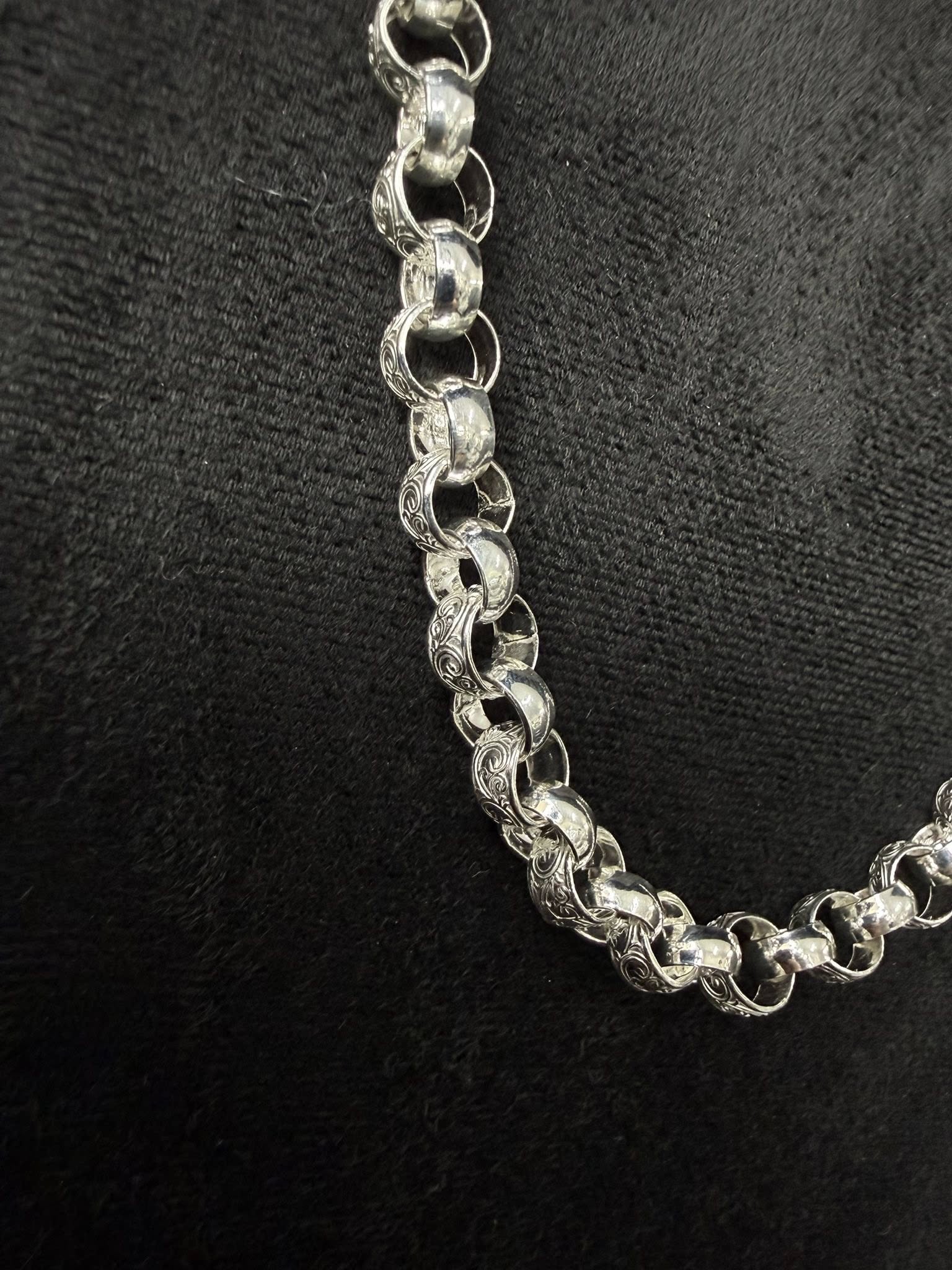 Half-Pattern Belcher Chain